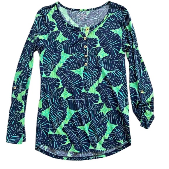 Lilly Pulitzer Under the palms green Henley Pima cotton top size small.​like new - Picture 1 of 6